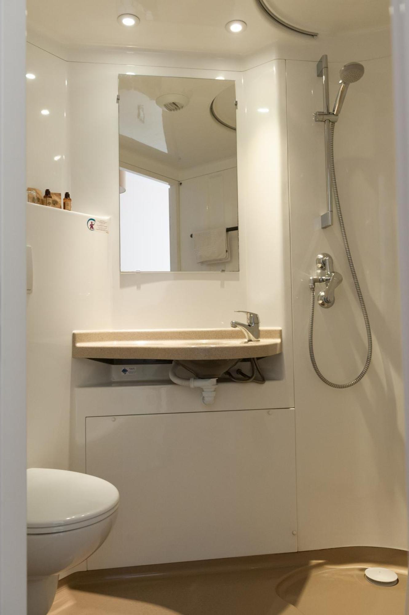 Auberge De Jeunesse Hi Bordeaux-Blanquefort - Ex Otellia Экстерьер фото