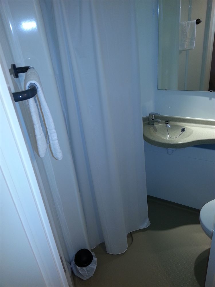 Auberge De Jeunesse Hi Bordeaux-Blanquefort - Ex Otellia Экстерьер фото